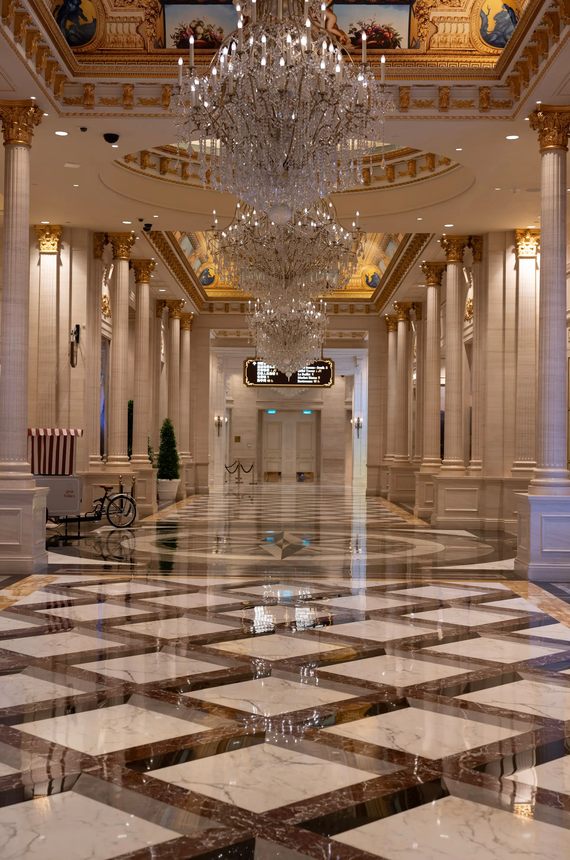 Luxuriöse Lobby des Velmorianregalhaven